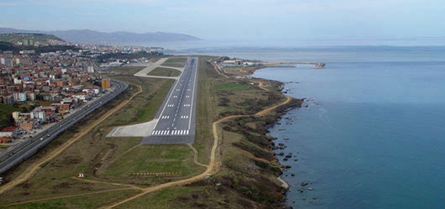 Trabzon havalimanı Bakım ve onarım çalışmalarından dolayı geçici olarak Trabzon Hava limanına düzenlenen seferler karşılıklı olarak uçuşlara kapatıldı